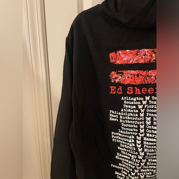 Ed Sheeran Equals Hoodie from the 2023 US The Mathematics Tour - Picture 10 of 13